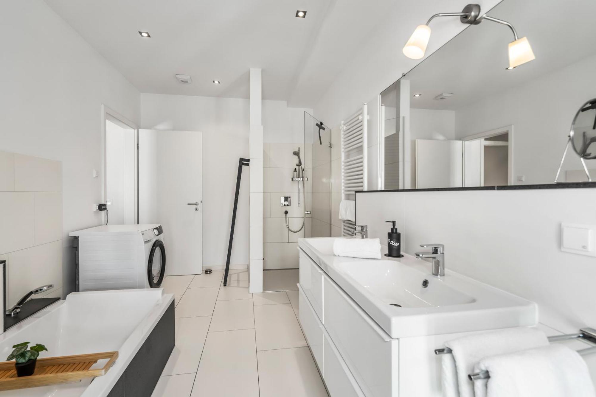 Dnd Design Loft I 170Qm I Parken I Balkon I Workstation I Netflix I Kaffee I Waschmaschine I Trockner I Xbox I Ausblick Appartement Würzburg Buitenkant foto